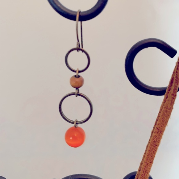Orange beaded necklace and matching earrings with suede straps. Cute set! - Picture 4 of 8